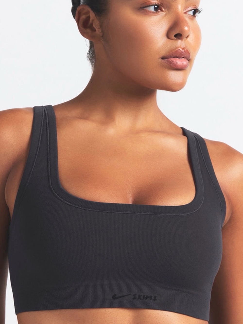 Skims Nike Vintage Seamless Scoop Bra - Picture 6 of 7